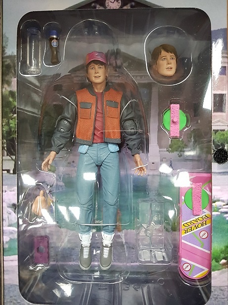 ULTIMATE MARTY MCFLY FIGURA 18 CM SCALE ACTION FIGURE BACK TO THE FUTURE 2 