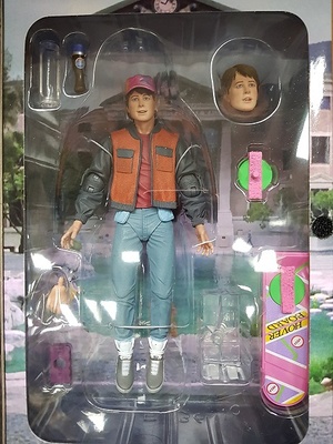 ULTIMATE MARTY MCFLY FIGURA 18 CM SCALE ACTION FIGURE BACK TO THE FUTURE 2